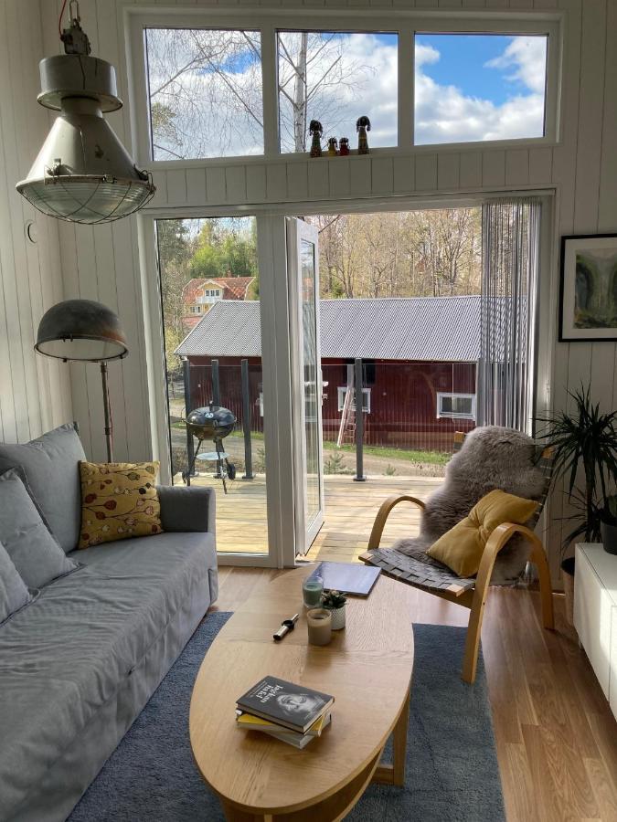 Cabin In The Woods, Close To Lake Maelaren Eskilstuna Exterior photo