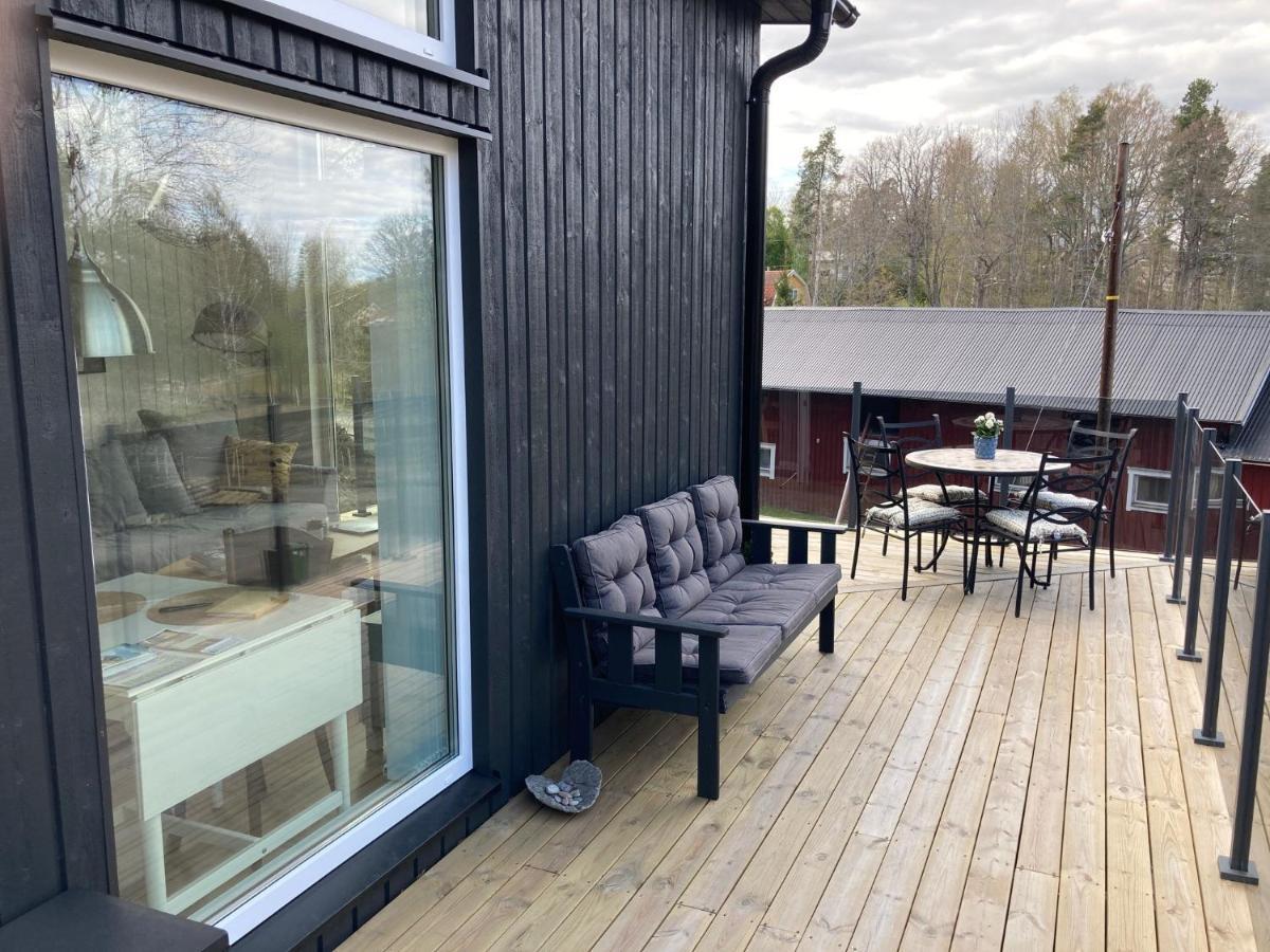 Cabin In The Woods, Close To Lake Maelaren Eskilstuna Exterior photo