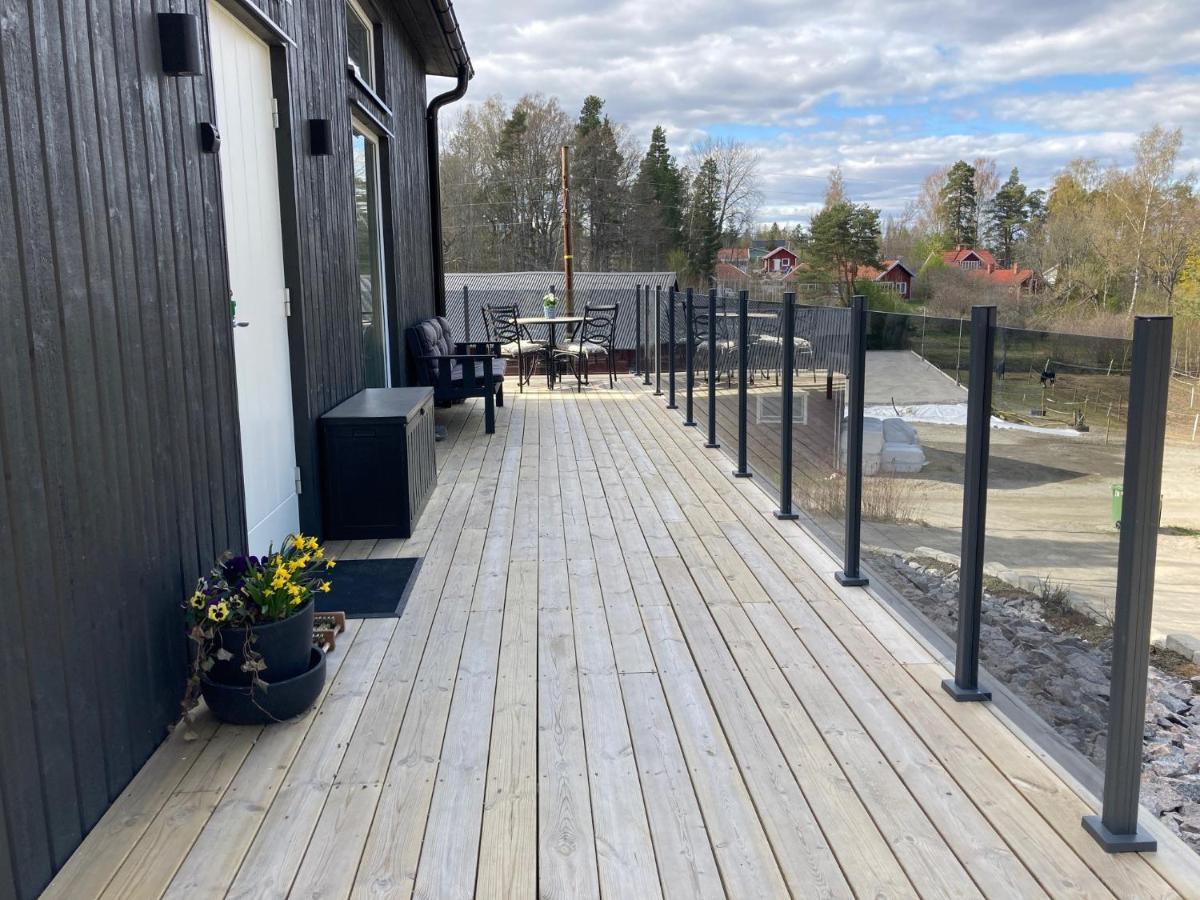 Cabin In The Woods, Close To Lake Maelaren Eskilstuna Exterior photo